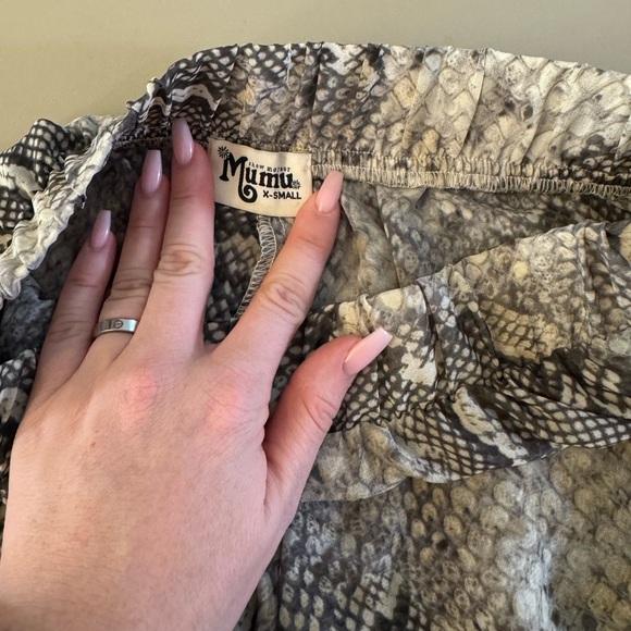 Like new Show Me Your Mumu Shorts! - Picture 4 of 6